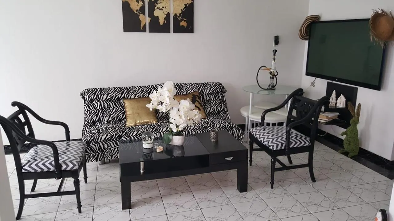 Black & White Comfort House San Juan